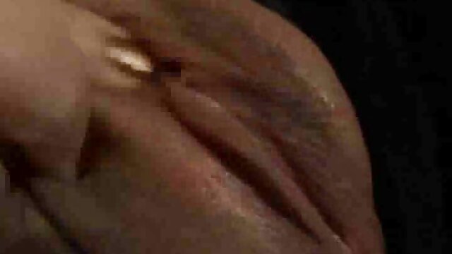 Rubia amateur tetona chupando una polla negra gorda corridas femeninas en español
