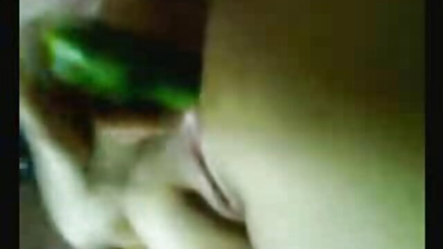 Glamkore - Chica checa recibe una videos sexo en castellano DP por dos pollas grandes